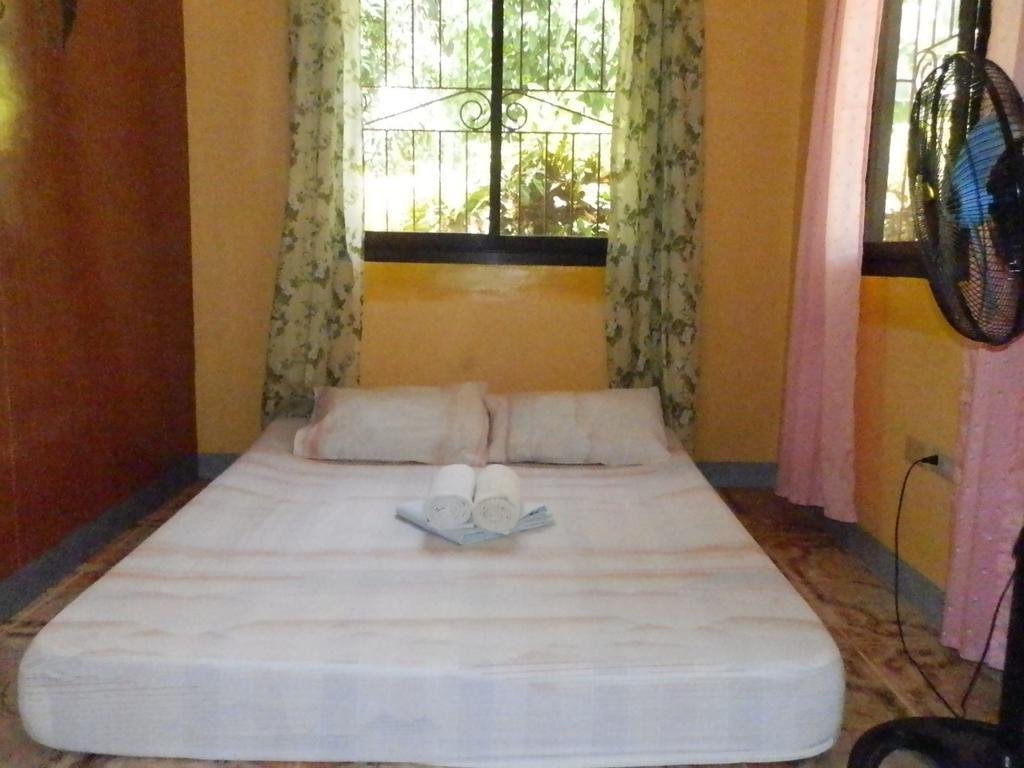 Aparthotel The Blue Pagong Puerto Galera Exterior foto